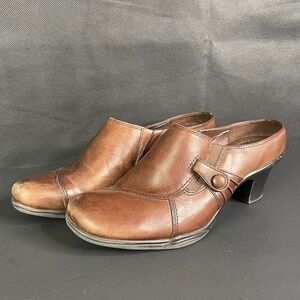 Bass Bryanna Brown slip on clog mules size wmns 9M